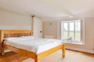 Furzen Farmhouse - Quiet Alternative to a Hotel - Cirencester - 2
