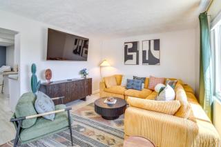 Central Albuquerque Getaway with Hot Tub and Grill! - Albuquerque - 0