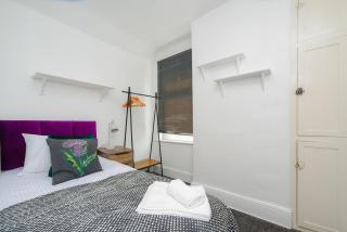 Cosy Durham House, Family, 3-BDR, WIFI, Parking, Sleeps Upto 5 - Swindon - 1