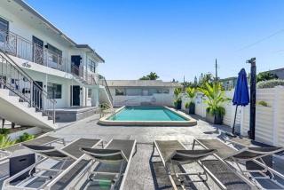 Waves On Desoto Lovely Studio # 2 - 3