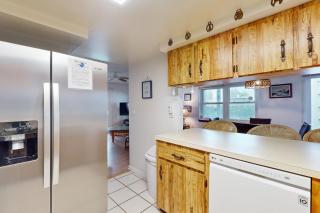 Spacious Seaside Cottage w/ Sunroom – 1-Minute Walk to Vilano Beach - St. Augustine - 1