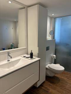 Luxurious Seaside Apartment - 2