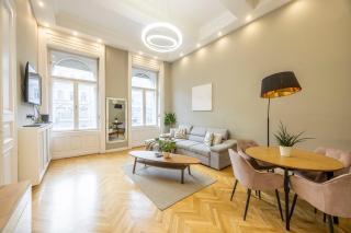 Charming & Cozy Central Suite by Prestige Homes - 0