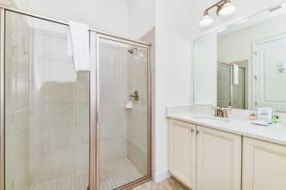 Sunny Yellow Cottage Near Disney With Margaritaville Resort Island H20 Waterpark Access - 2995La - Orlando - 2