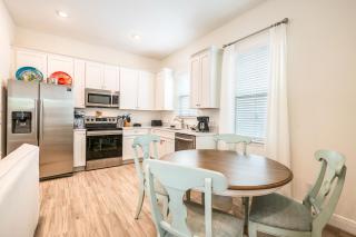 Be Our Guest Cottage With Hot Tub Near Disney With Margaritaville Resort Access - 8044Dr - Orlando - 4