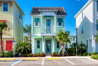 Seaweed Bay Cottage With Hot Tub Near Disney And Margaritaville Resort Island H2O Access - 8061Dr - Orlando - 0