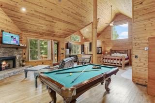 Romantic Cabin with Spa Amenities near Helen GA - Cornelia - 3