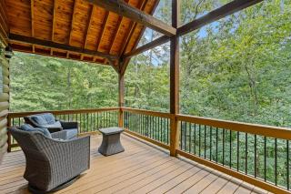 Romantic Cabin with Spa Amenities near Helen GA - Cornelia - 4