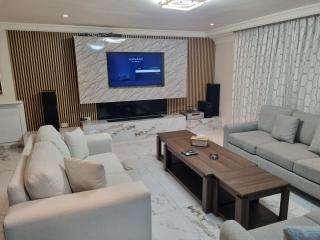Large 1bedroom apart Deir Ghbar - Umm Uthainah - 0