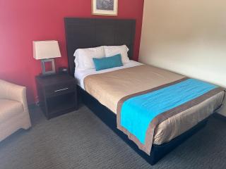 All Seasons Motel - 6