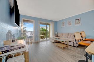 Serenity on the Sea Luxury Condo with Private Balcony on the Ocean - Tampa - 5