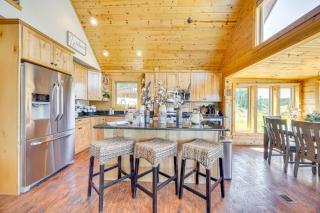 Lakefront Divide Cabin w/ Game Room! - 2
