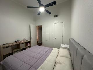 Cozy Condo Private Room, 10 Mins from AT&T Stadium, Gated, Free Parking, & In-Unit Laundry - Tarrant - 8