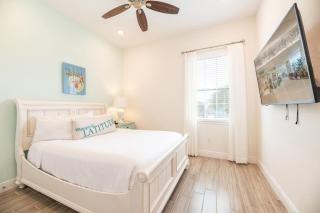Vibrant Cottage With Hot Tub Near Disney With Margaritaville Resort Island H2O Access - 8032Dr - Orlando - 8