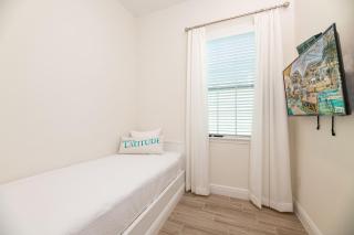 Vibrant Cottage With Hot Tub Near Disney With Margaritaville Resort Island H2O Access - 8032Dr - 3
