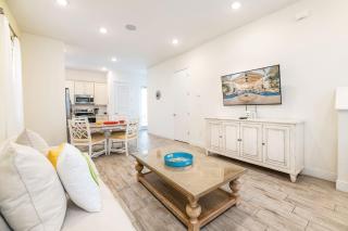 Inviting Cottage With Private Hot Tub Near Disney With Margaritaville Resort & Island H2O Access - 8072Dr - 6