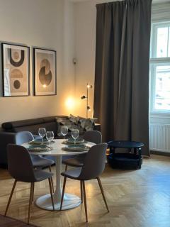 Spacious Elegance - A Central Gem - Prague - 1