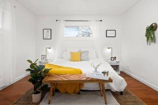 Heights Records - a trendy 2BD - 7