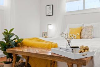 Heights Records - a trendy 2BD - 2