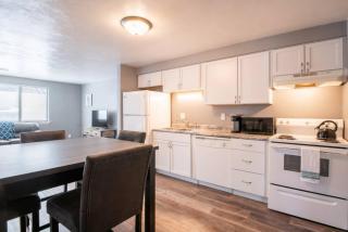 WOOD INN Cozy 2BD over the bridge - 4