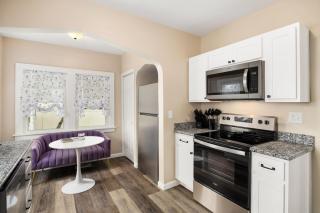 Tranquil 3 Bed Retreat Sleeps 7 - Peoria - 1