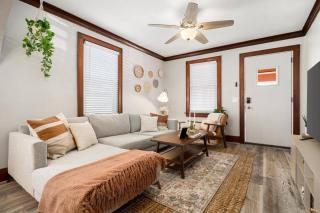 Mid-Century Bohemian Escape - Peoria Heights - 9