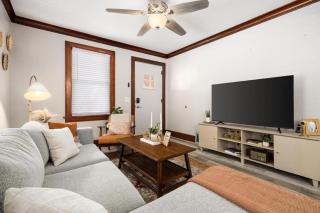 Mid-Century Bohemian Escape - Peoria Heights - 8