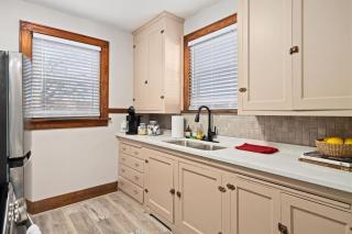 Mid-Century Bohemian Escape - Peoria Heights - 5