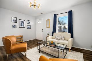 The Modern Elm Escape a cozy 2bd in the Heights - Peoria Heights - 0