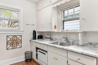 Cheerful 2 BD with Backyard - Peoria - 2