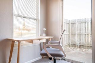 VILLA VERBENA - Sleek 3 BD in Pekin - 5