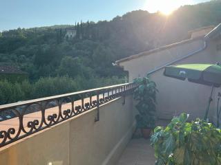 Au cœur de Seillans, charmant logement, grande terrasse et panorama - Seillans - 7