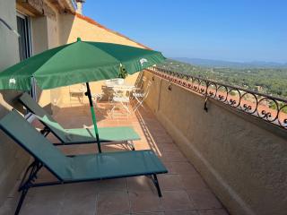 Au cœur de Seillans, charmant logement, grande terrasse et panorama - Seillans - 9