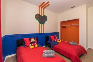 Incredible home with pool 8 guest game room - 9