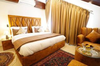 Walisons Homestay Spirea 1 BHK plus 1 Sofa Bed Apartment - Srinagar - 8