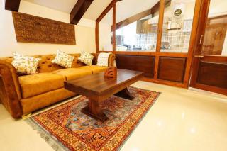 Walisons Homestay Spirea 1 BHK plus 1 Sofa Bed Apartment - Srinagar - 3