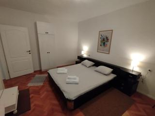 Apartment "Central Sun" with Balcony and Park View - 4