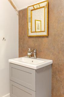 Furzen Farmhouse - Quiet Alternative to a Hotel - Cirencester - 2
