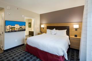 TownePlace Suites by Marriott Fort Myers Estero - 7