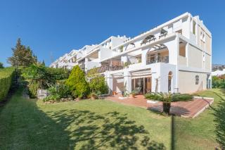 Apartamento con piscina en 1ª línea Golf La Quinta - 2