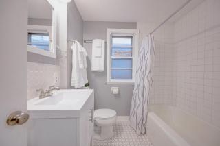 Trendy Getaway: Pet-Friendly + 5 Min to Downtown - 1