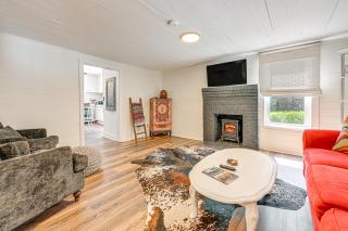Cabin with Fire Pit - 7 Mi to Downtown Carrollton! - 7