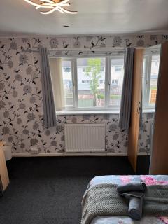 Private room in a quiet area Free Parking - 6
