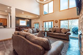 The Crooked Oak Lodge Deep Creek Indoor Pool-Hot Tub-Dogs Welcome - 6