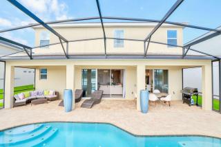 Upstay Lakeside 10 Bedroom Home with Pool Private Cinema & Game Room - 4
