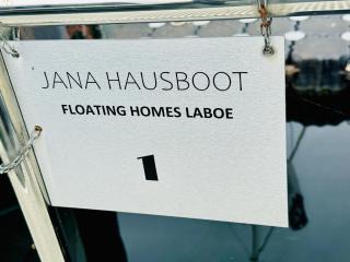 Floating Home Nr 1 - 7