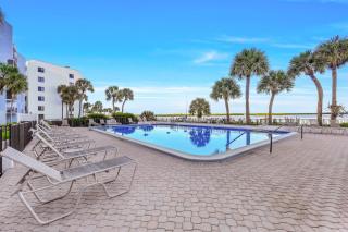 Heated Waterfront Pool 2 Full Bath King Bed Riverfront Balcony Sleeps 4 - Marco Island - 3