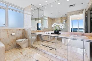 Step Back in Time in this Retro Chic 3 Bedroom Penthouse at Zenith - Q Stay - 2