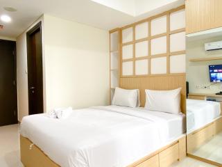 Modern and Cozy Studio Pollux Chadstone Apartment By Travelio - Cikarang - 9