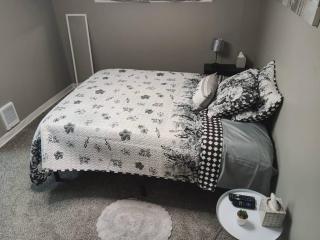 Stunning 2 bedroom and 2 bath mobile home - - 4